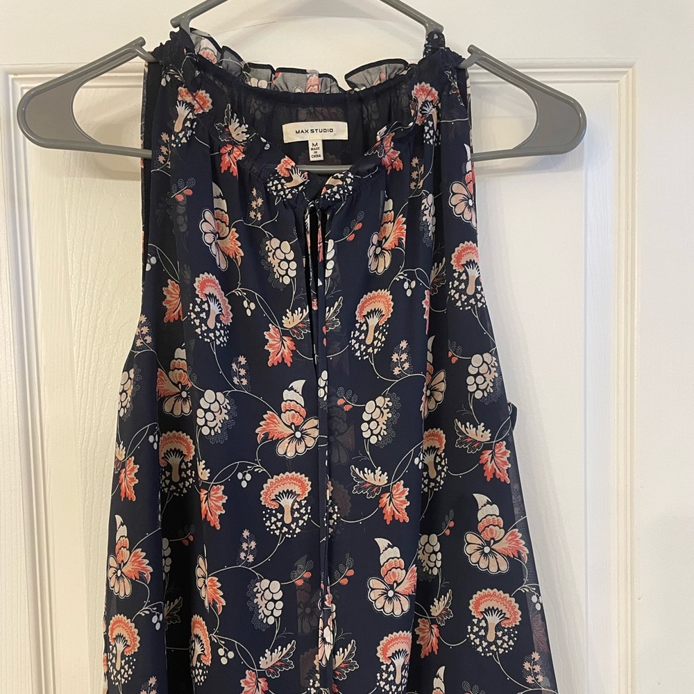 Max Studio size medium sleeveless top